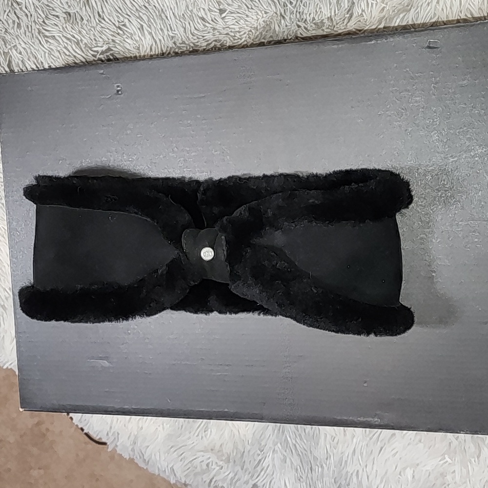 UGG Shearling and Suede bow Headband